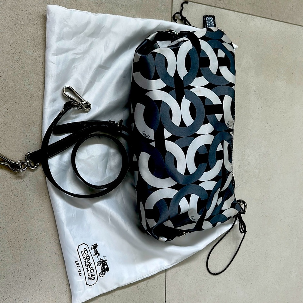 Shoulder bag with short and long strap